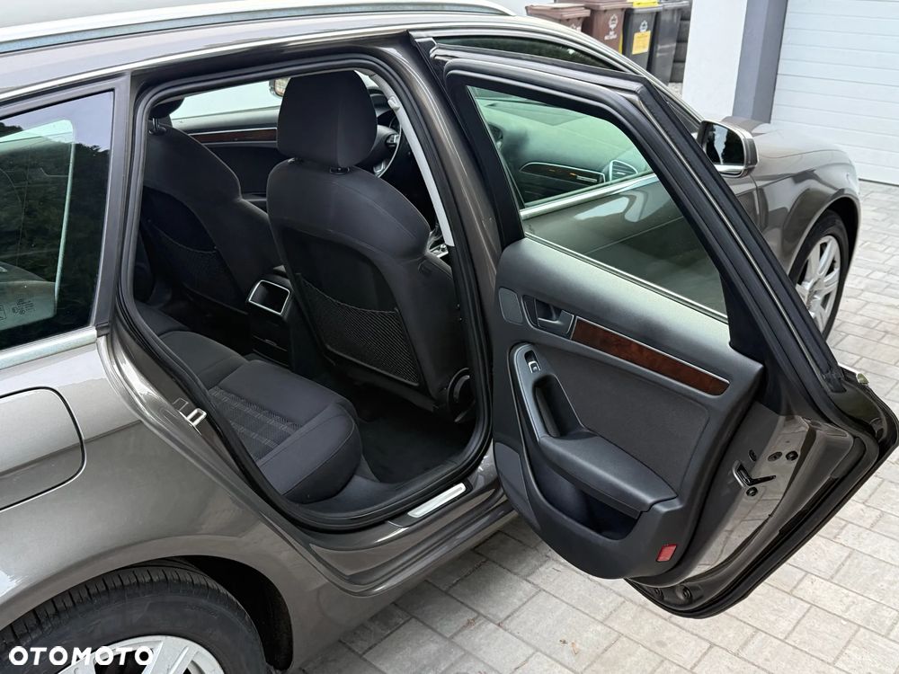 Audi A4 Avant 2.0 TDI DPF clean diesel quattro S tronic Ambition - 8