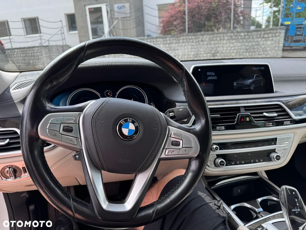 BMW Seria 7 740d xDrive - 11