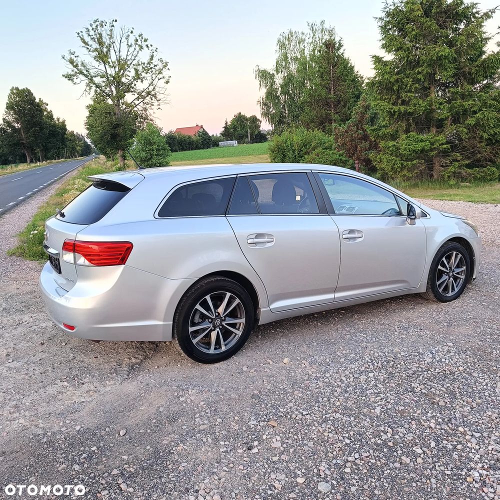 Toyota Avensis 2.0 D-4D Comfort - 12