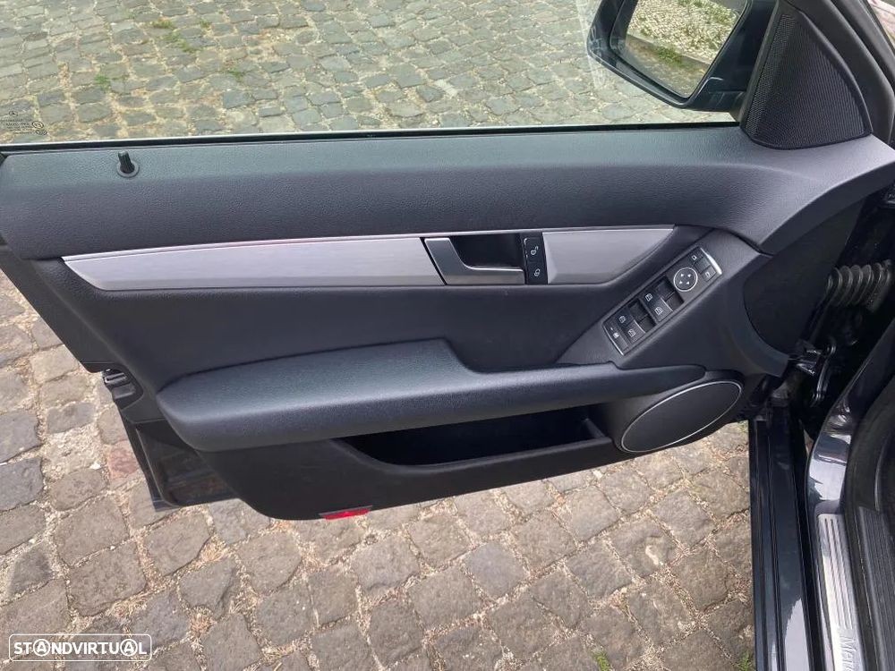 Mercedes-Benz C 220 - 12