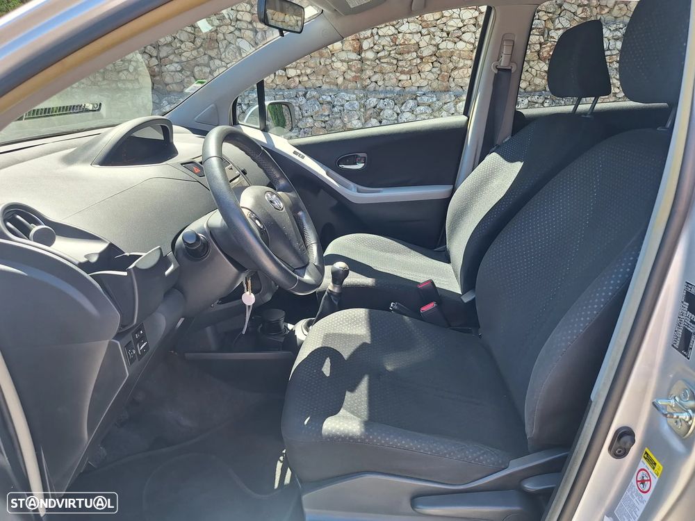 Toyota Yaris 1.0 VVT-i Sport - 12