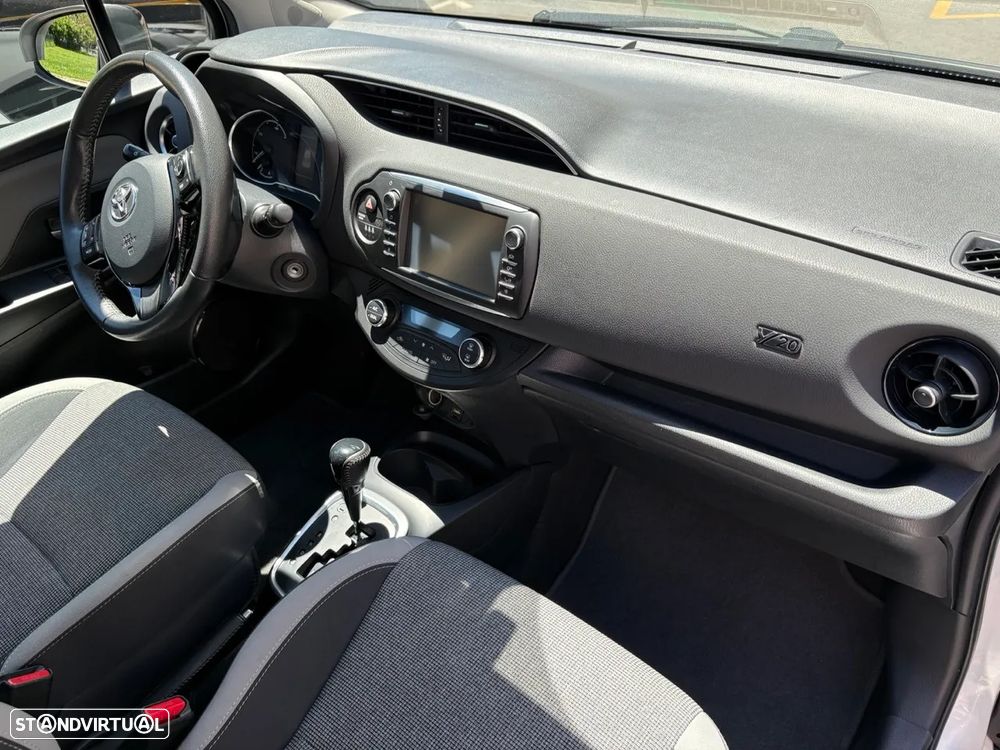 Toyota Yaris 1.5 HSD Comfort+Navi - 7