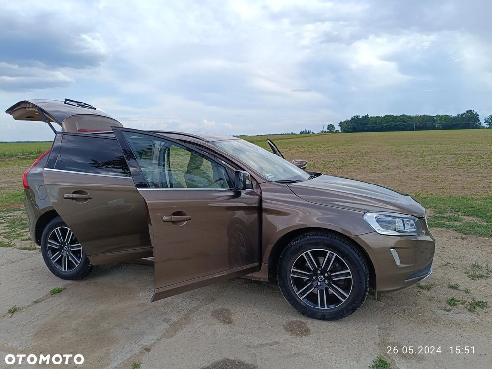 Volvo XC 60 D5 AWD Momentum - 6