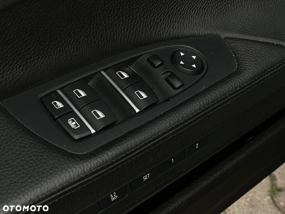 BMW Seria 7 - 16