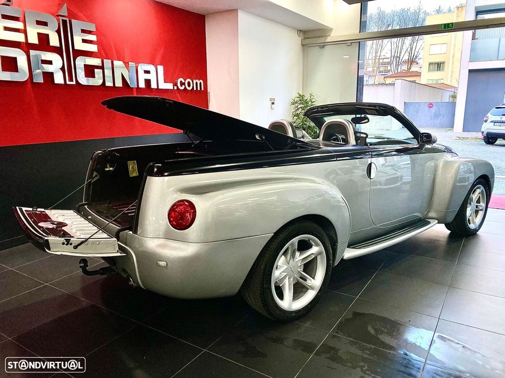 Chevrolet SSR - 8