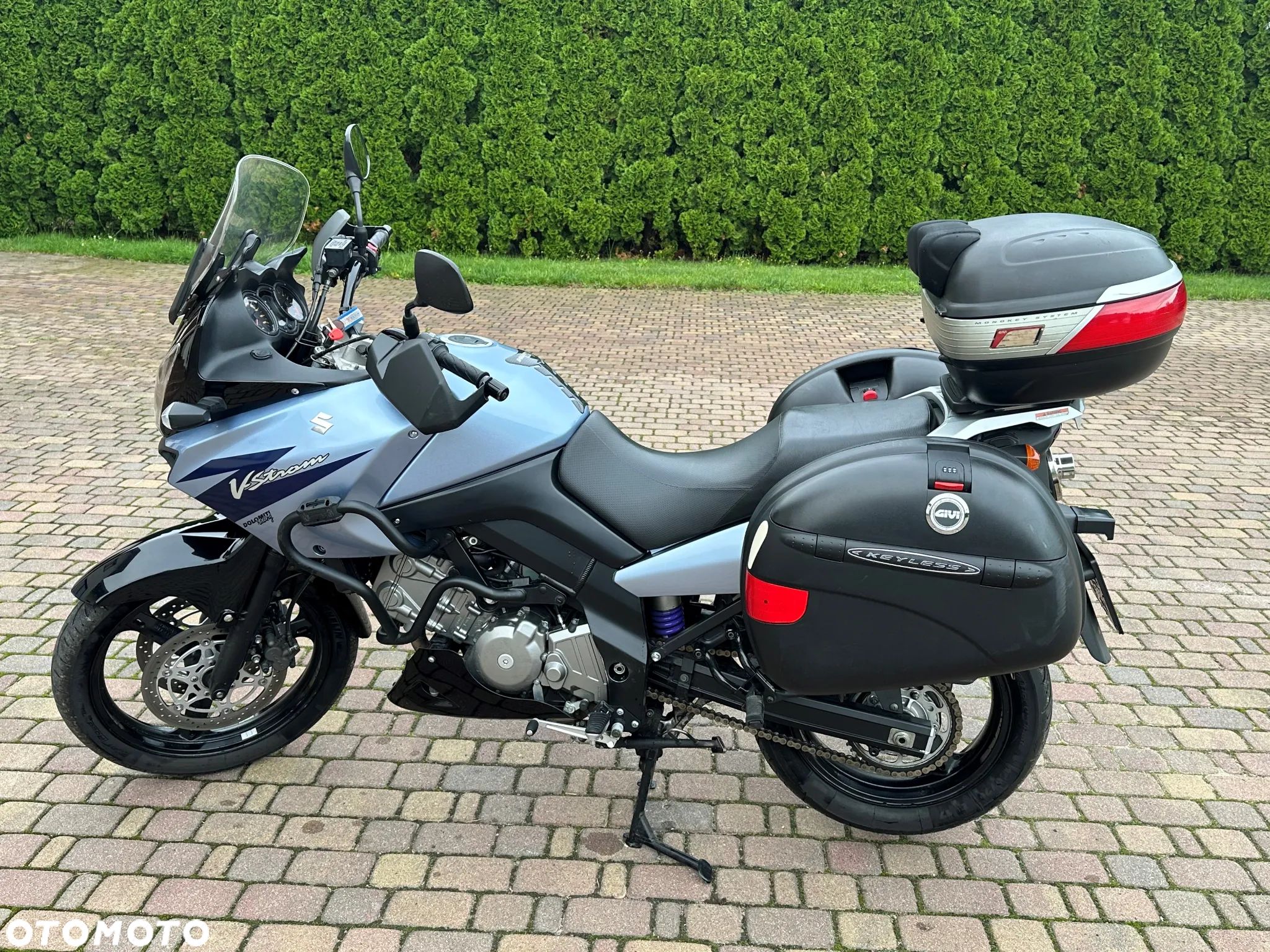 Suzuki V-STROM - 1