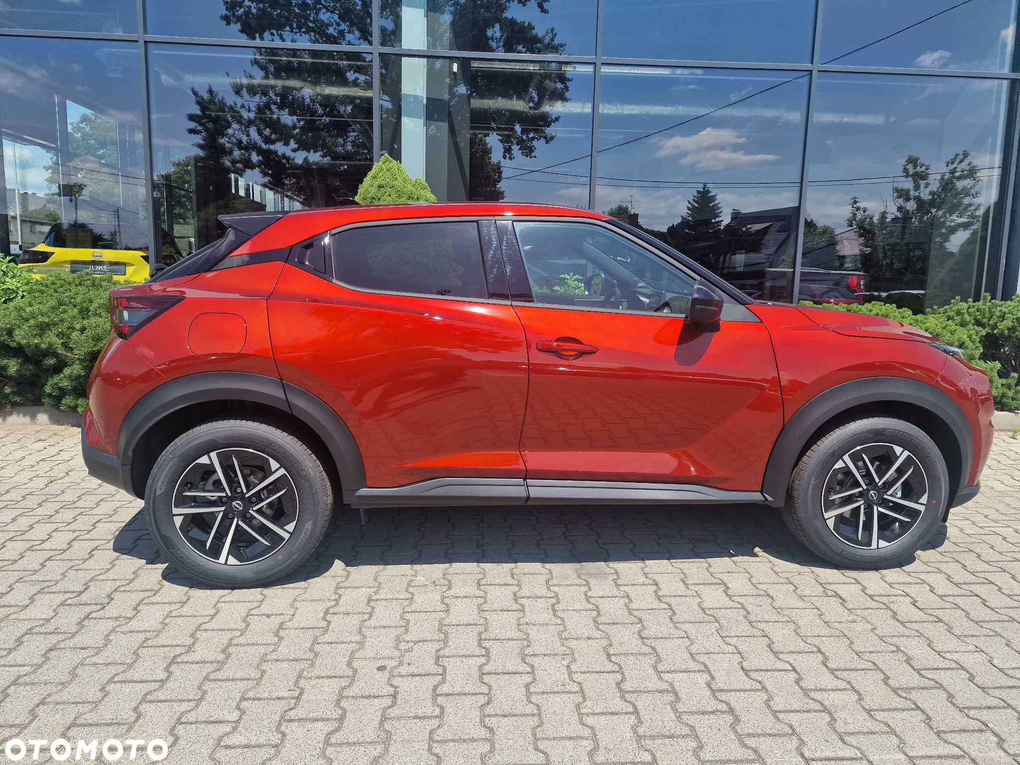 Nissan Juke 1.0 DIG-T N-Connecta DCT - 2