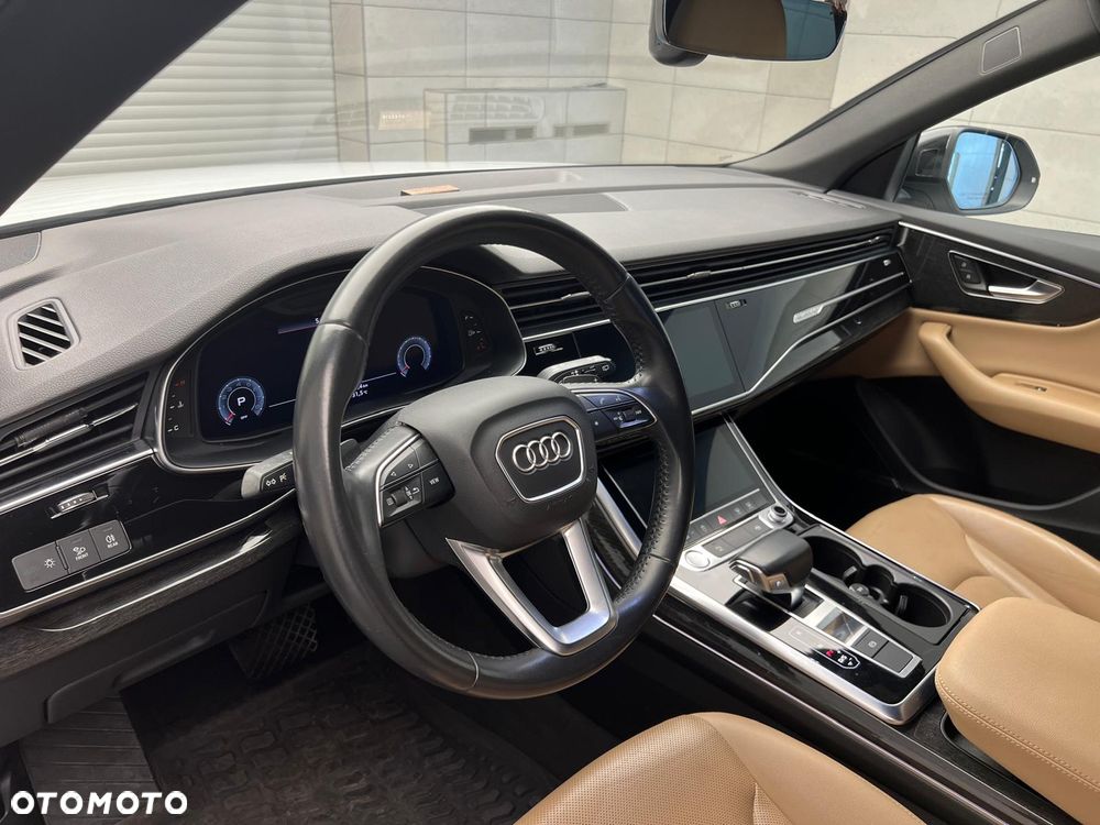 Audi Q8 55 TFSI quattro tiptronic - 11