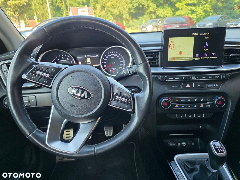 Kia Ceed - 11
