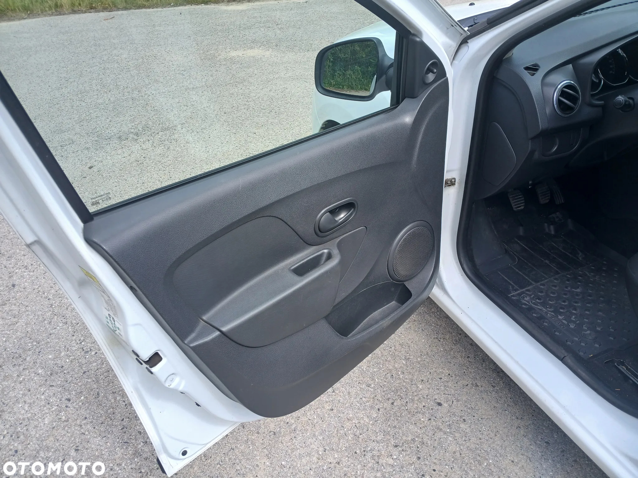 Dacia Logan MCV 1.2 16V Access EU6 - 13