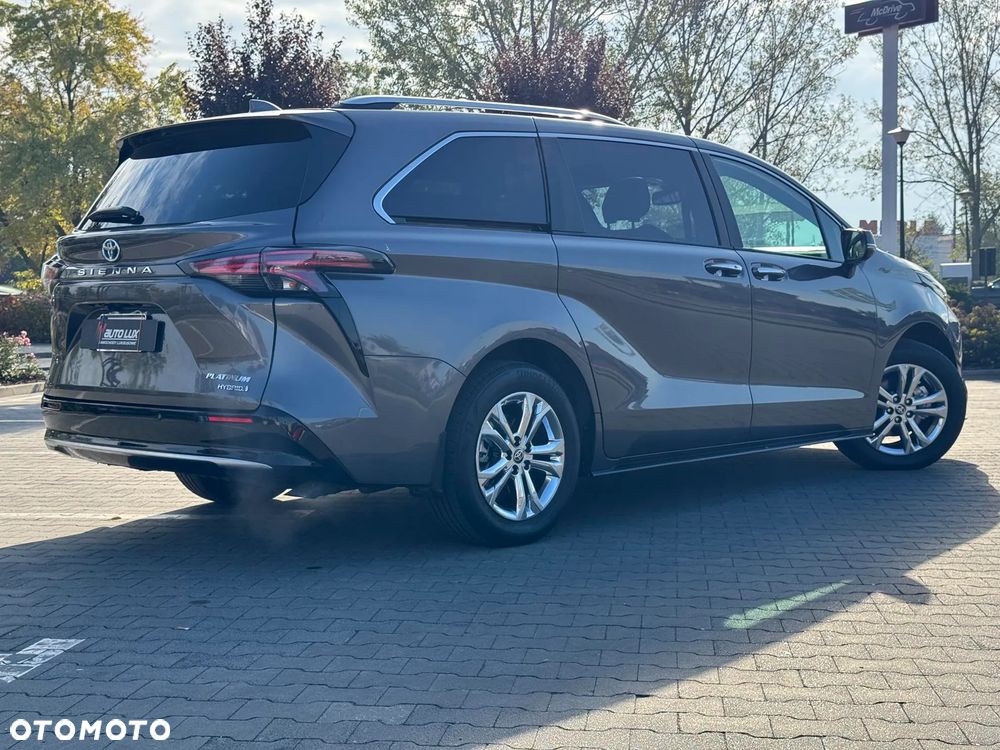 Toyota Sienna - 7