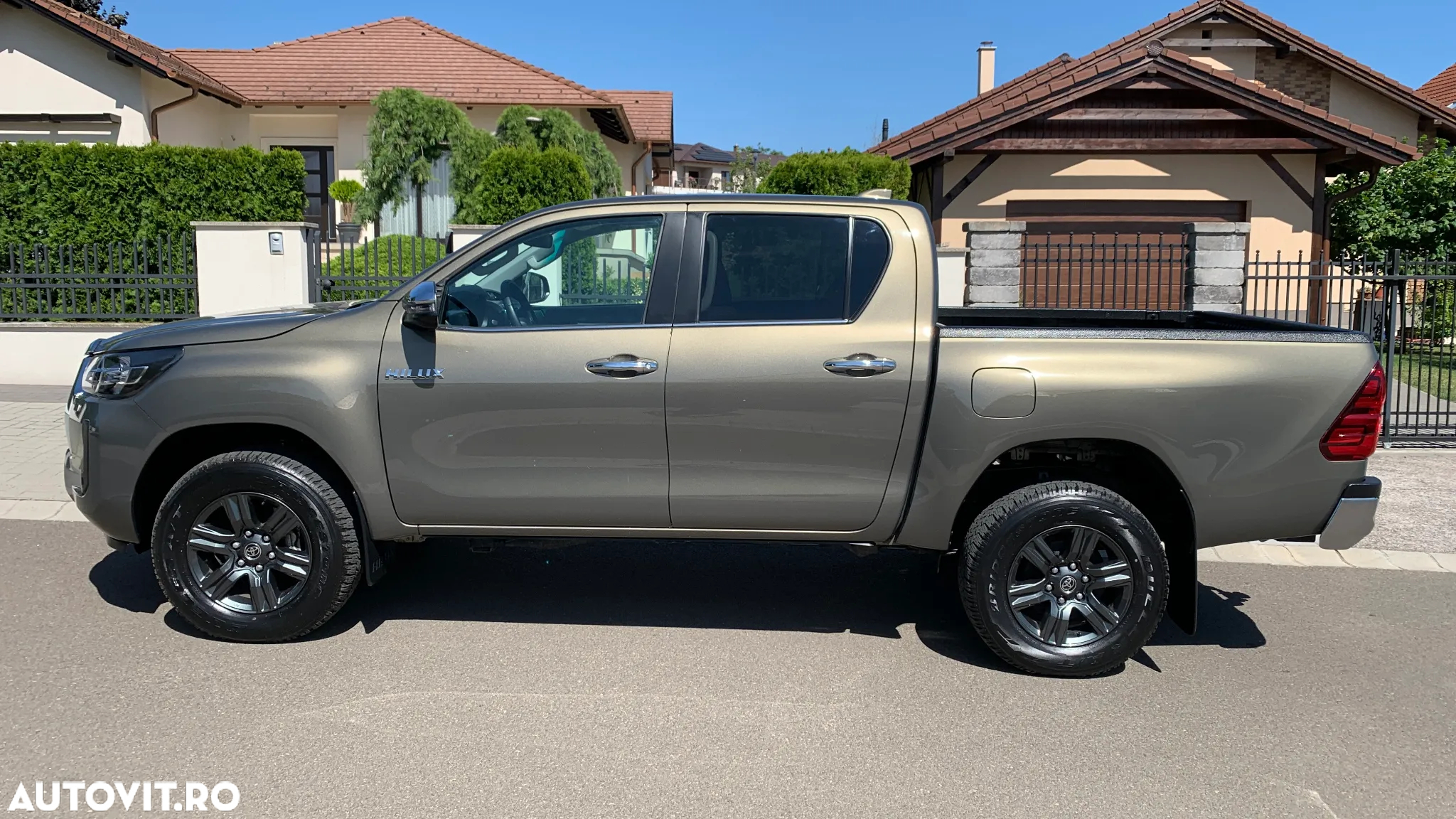 Toyota Hilux 2.8D 204CP 4x4 Double Cab AT Executive - 2