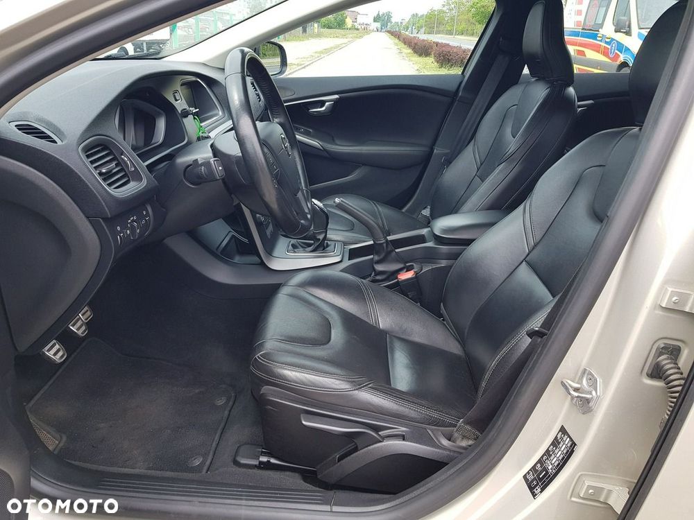 Volvo V40 T2 Momentum - 9