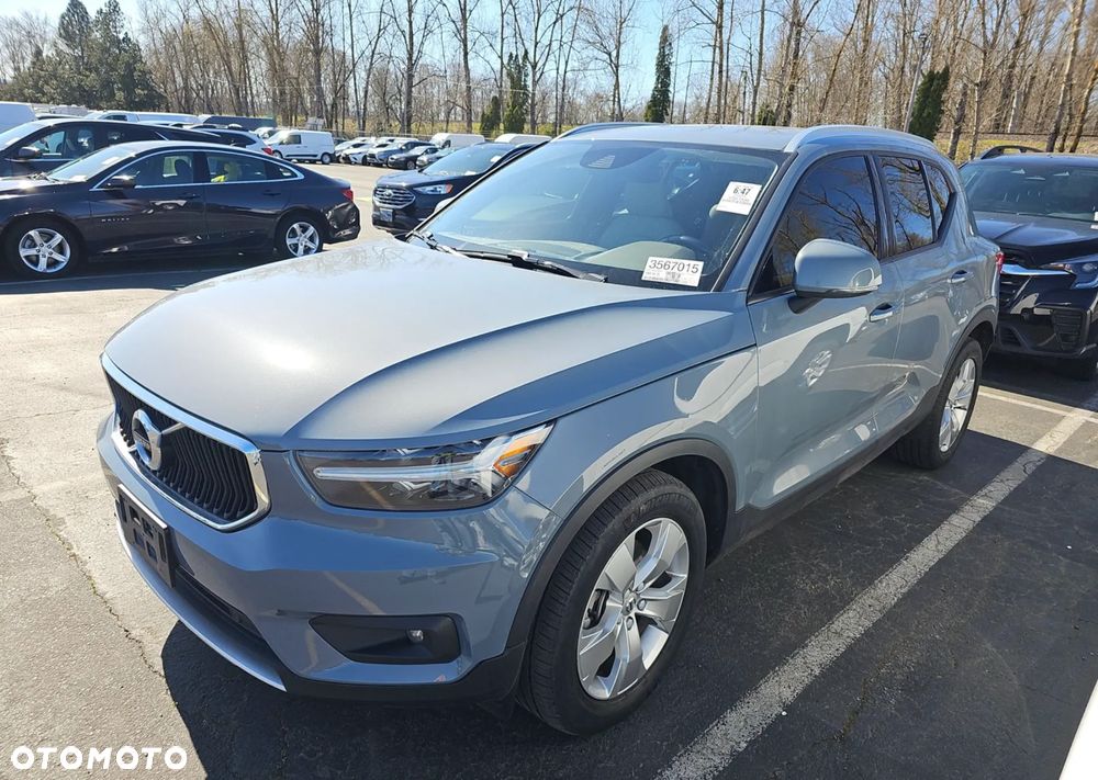 Volvo XC 40 T4 Momentum - 1