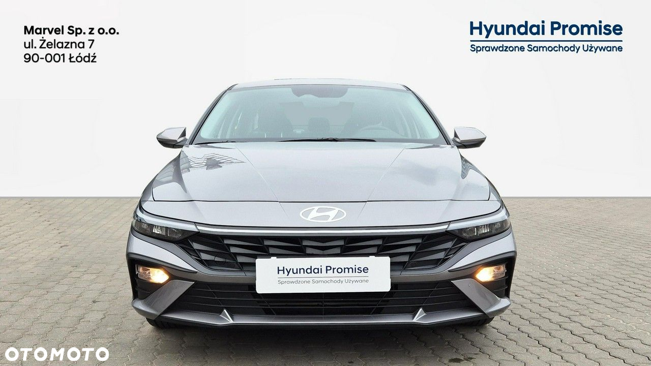 Hyundai Elantra - 8
