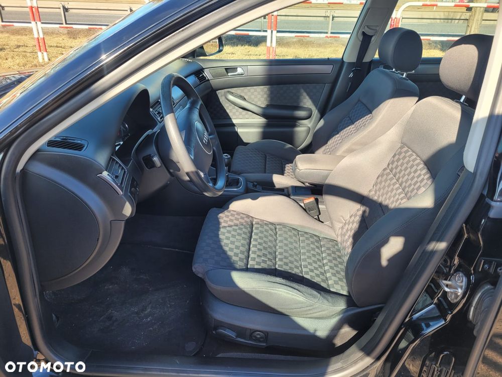 Audi A6 Limousine 2.5 TDI - 16