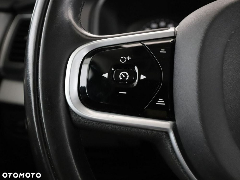 Volvo XC 90 B5 D AWD Momentum Pro - 35
