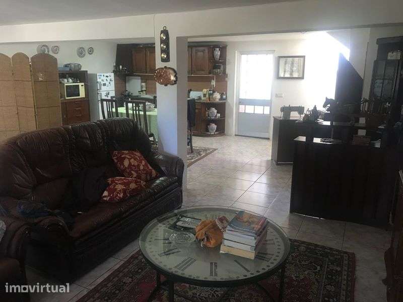 Particular vende moradia 2 andares em Viseu - Cavernães - Grande imagem: 5/9