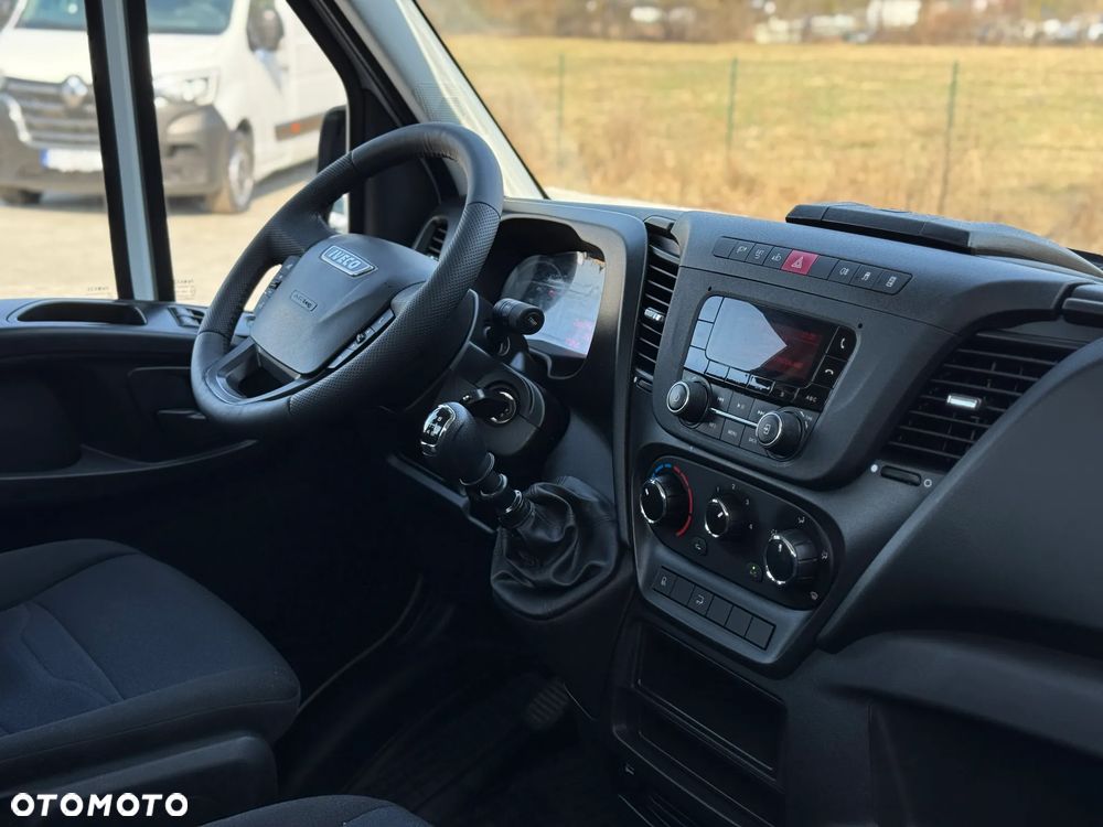 Iveco Daily 35S15 3.0 HPI 150KM / Autolaweta NOWY Najazd Aluminiowy / Wyciągarka + Poduszki Pneumatyczne / 2019 ROK PRODUKCJI / TYLKO 192.327KM PRZEBIEGU ! - 19