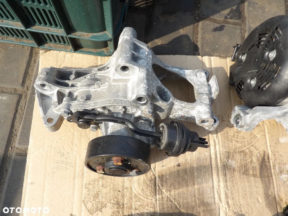 BMW - SERIA F*,G* - B48 - POMPA WODY - WSPORNIK , ŁAPA - KOMPLET - 7644809 - 1