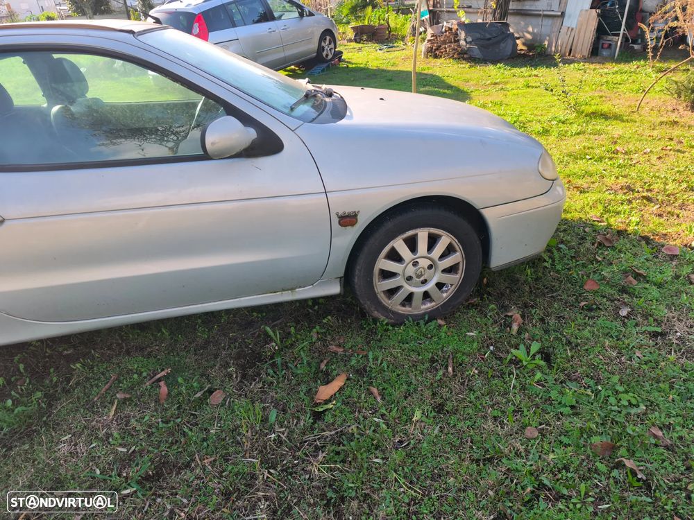Renault Mégane 1.4 Confort Authentique - 4