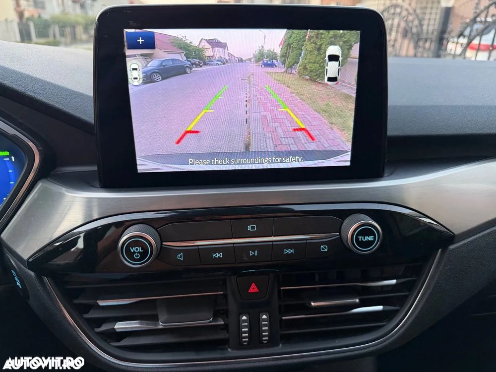 FORD Kuga 2022 — imagine 8