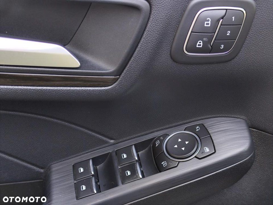 Ford Kuga - 30