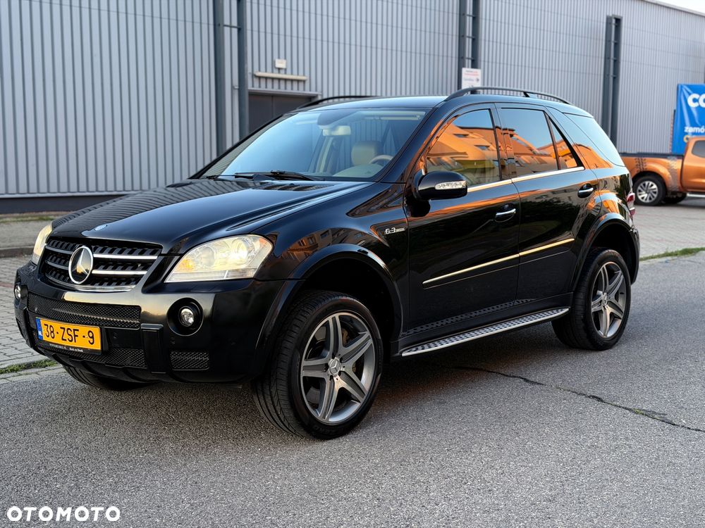 Mercedes-Benz ML 63 AMG 4Matic 7G-TRONIC - 23