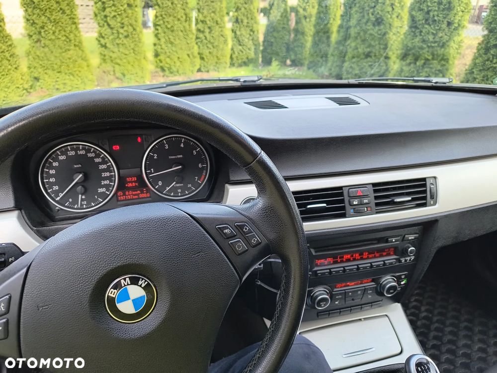 BMW Seria 3 318i Edition Exclusive - 8