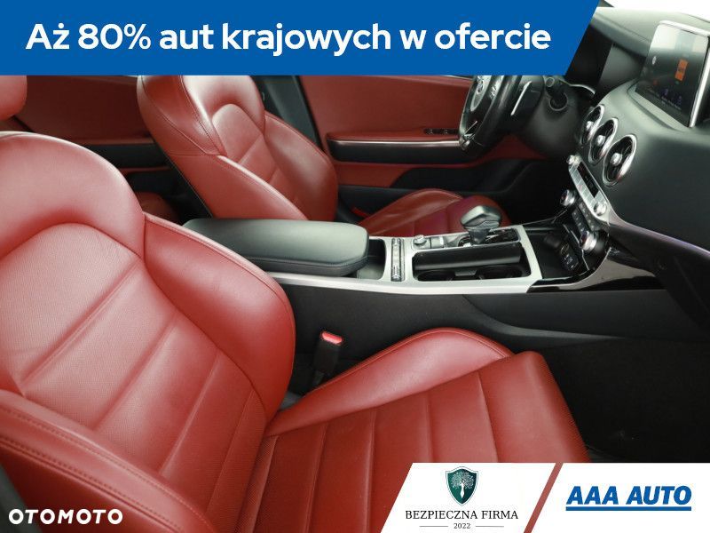 Kia Stinger - 11