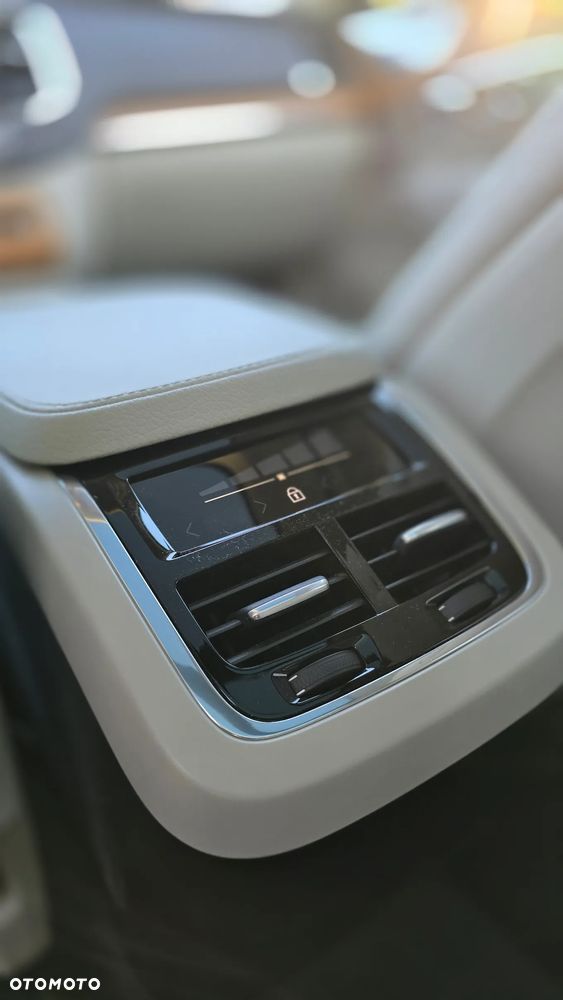 Volvo XC 90 - 19