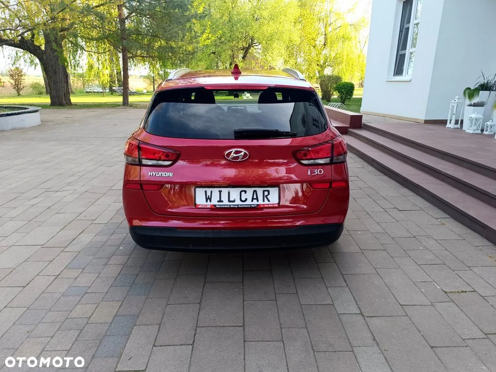 Hyundai i30 blue Kombi 1.6 CRDi Style - 18