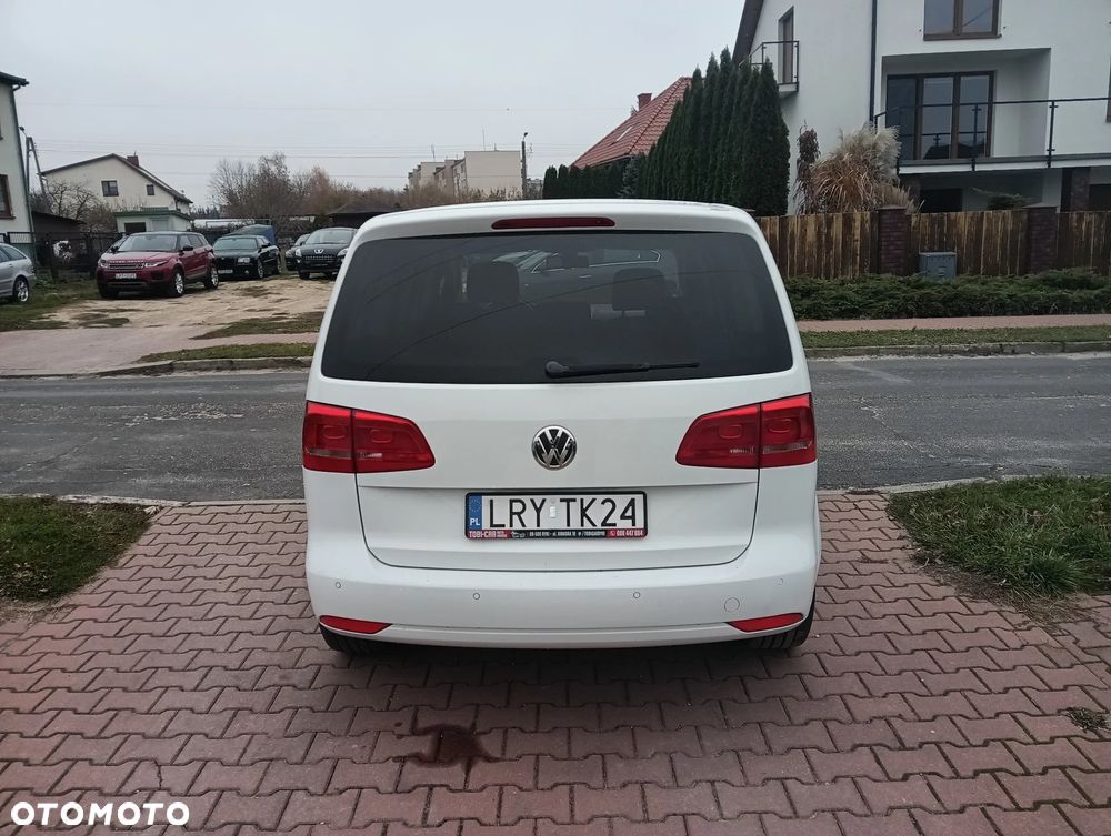 Volkswagen Touran 2.0 TDI DPF BlueMotion Technology DSG Comfortline - 25