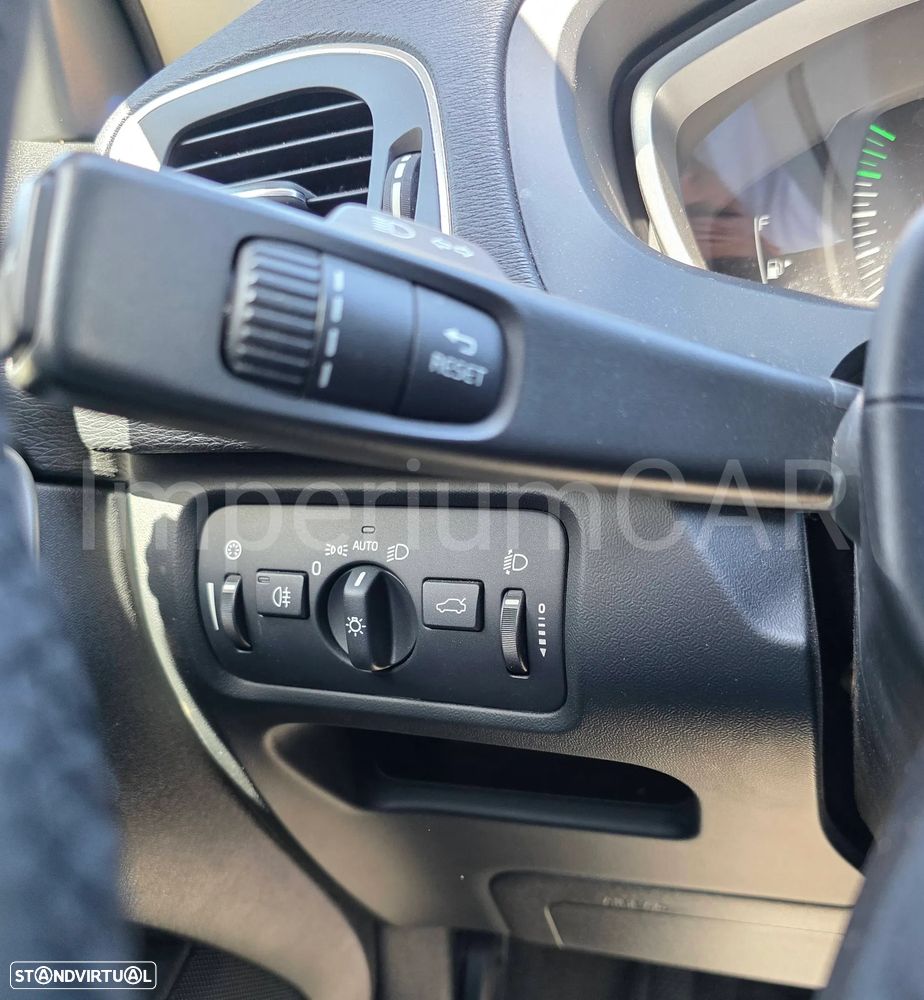 Volvo V40 Cross Country D2 Summum - 15