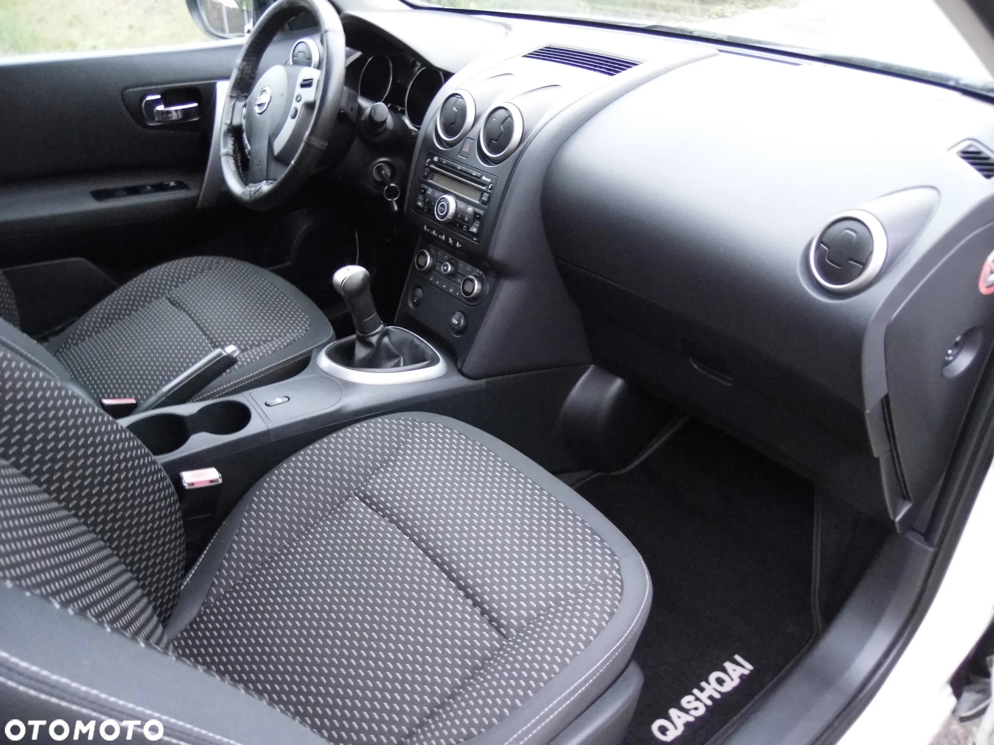 Nissan Qashqai 1.6 visia - 17