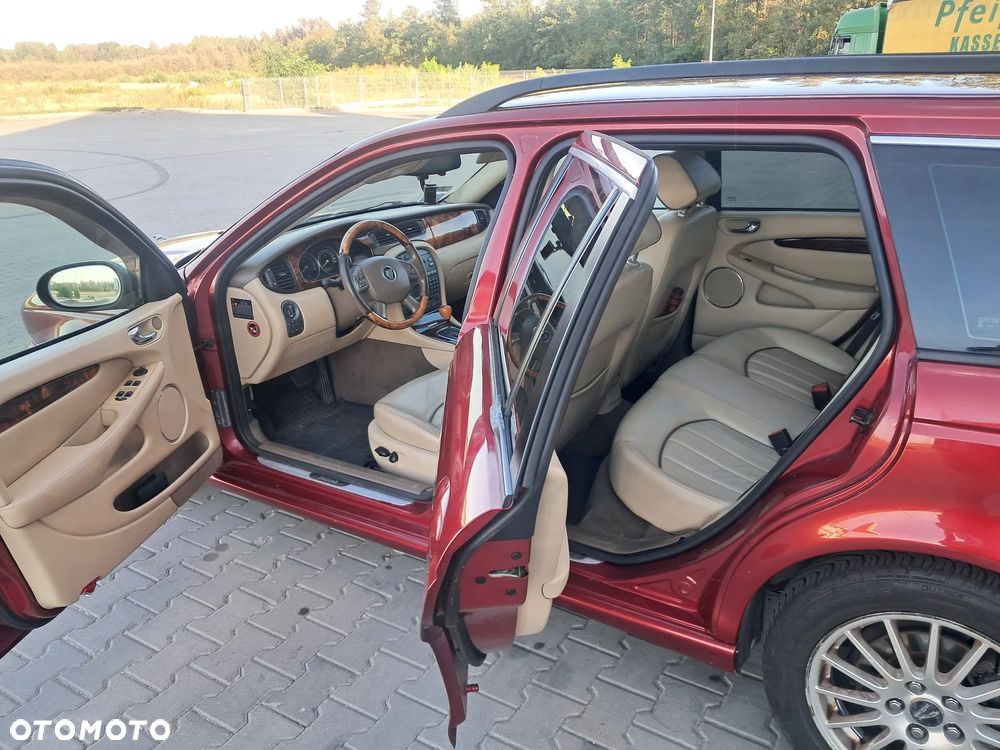 Jaguar X-Type 2.5 V6 4x4 Executive - 9