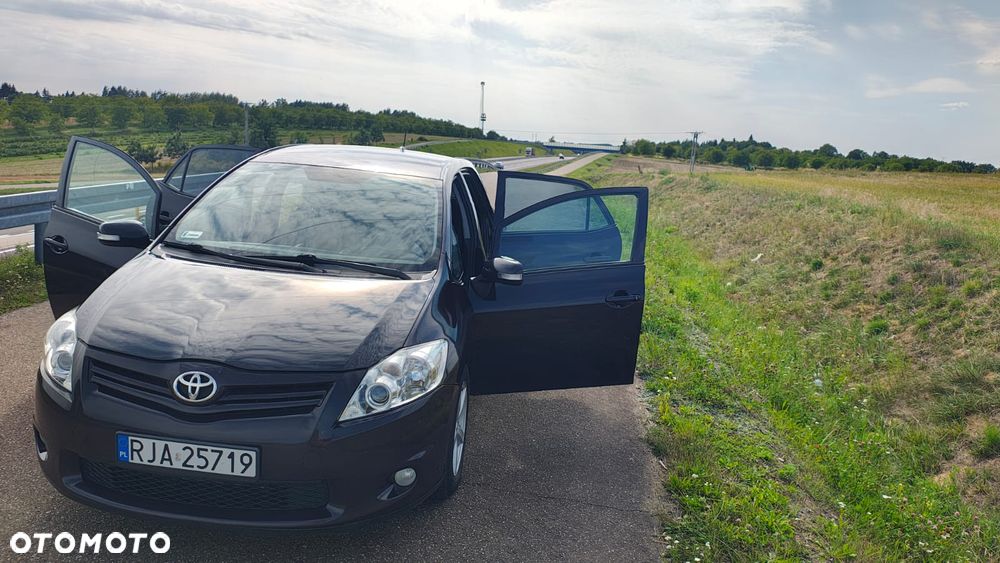 Toyota Auris 1.4 D-4D Luna - 8