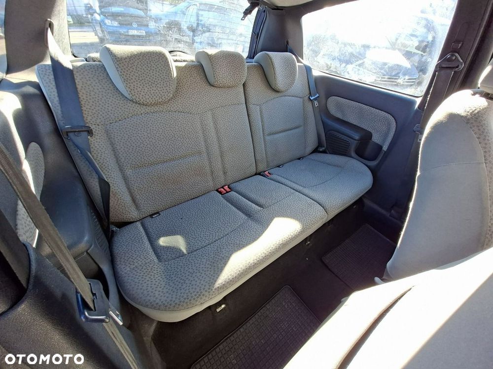 Renault Clio - 19