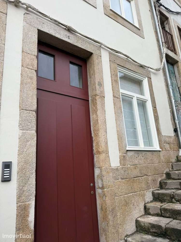 T1 Ribeira | Escadas dos Guindais | Licença AL - Grande imagem: 2/10