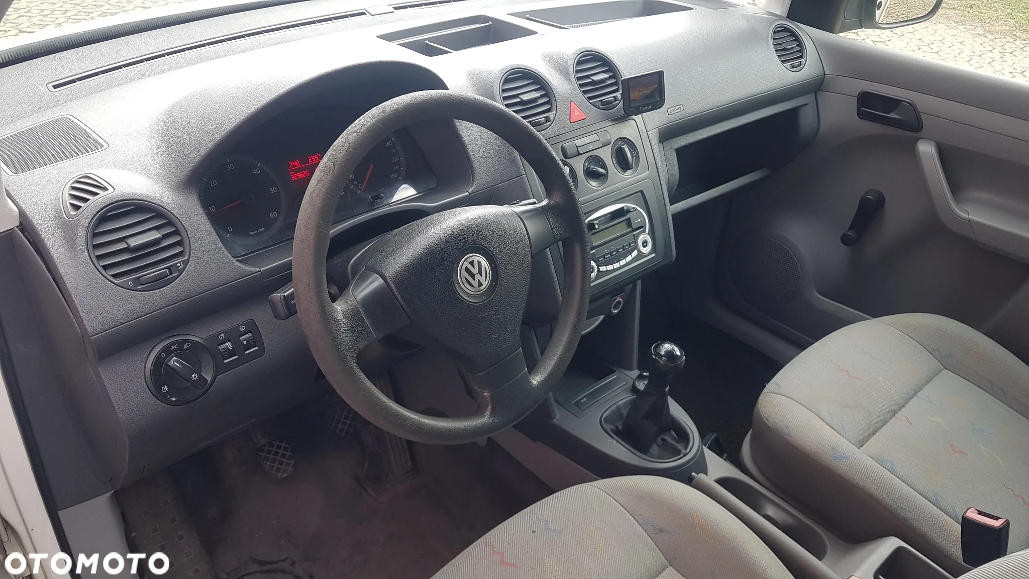 Volkswagen Caddy - 10