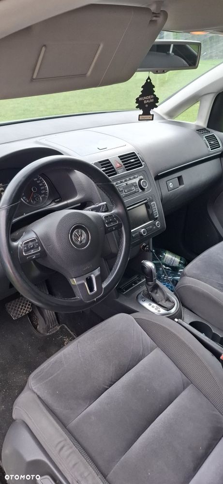 Volkswagen Touran - 8