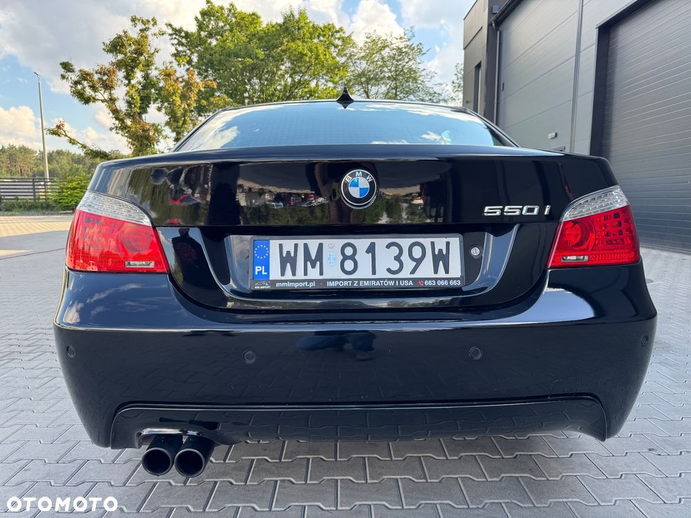 BMW Seria 5 550i Sport-Aut - 11