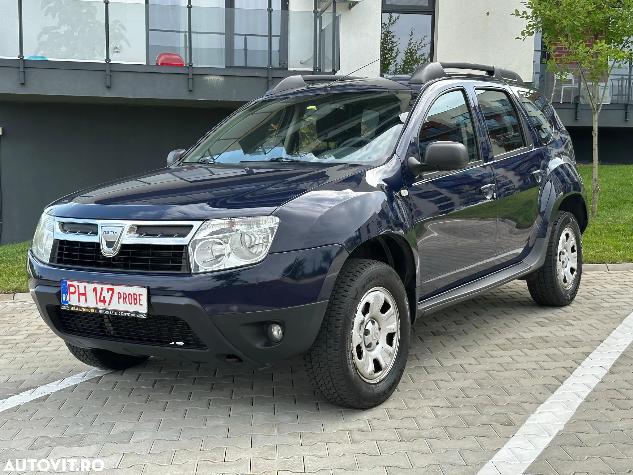 Dacia Duster 1.6 16V 4x2 Laureate - 1