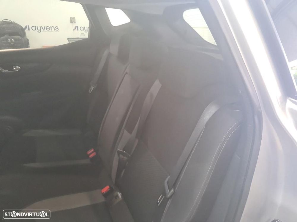 Nissan Qashqai 1.5 dCi N-Connecta J18 - 10