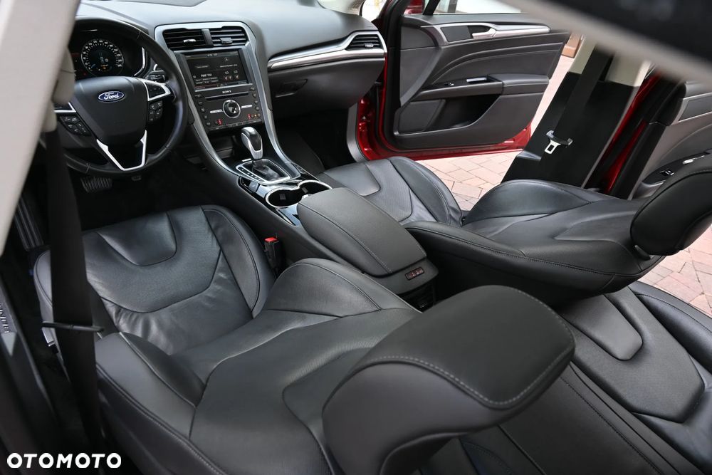 Ford Mondeo 2.0 EcoBoost STart-Stopp Autom ST-Line - 33