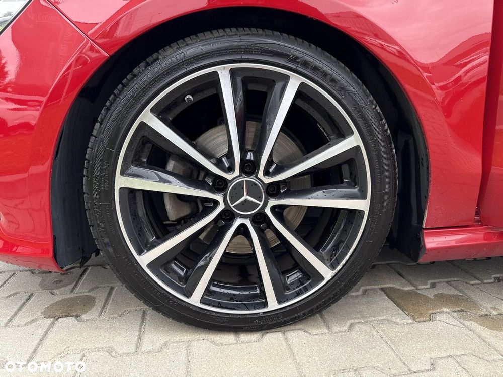 Mercedes-Benz CLA 180 7G-DCT Urban - 26