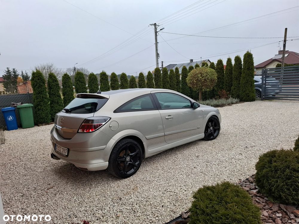 Opel Astra GTC 1.6 Sport - 14