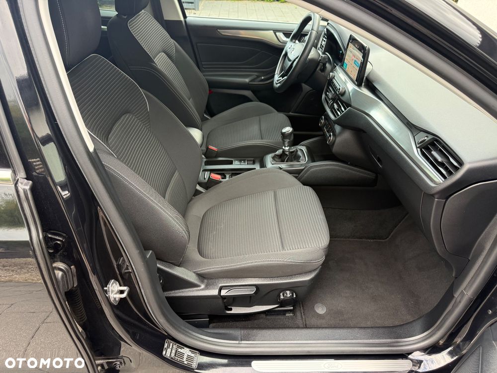 Ford Focus 1.5 EcoBlue Start-Stopp-System TITANIUM DESIGN - 19