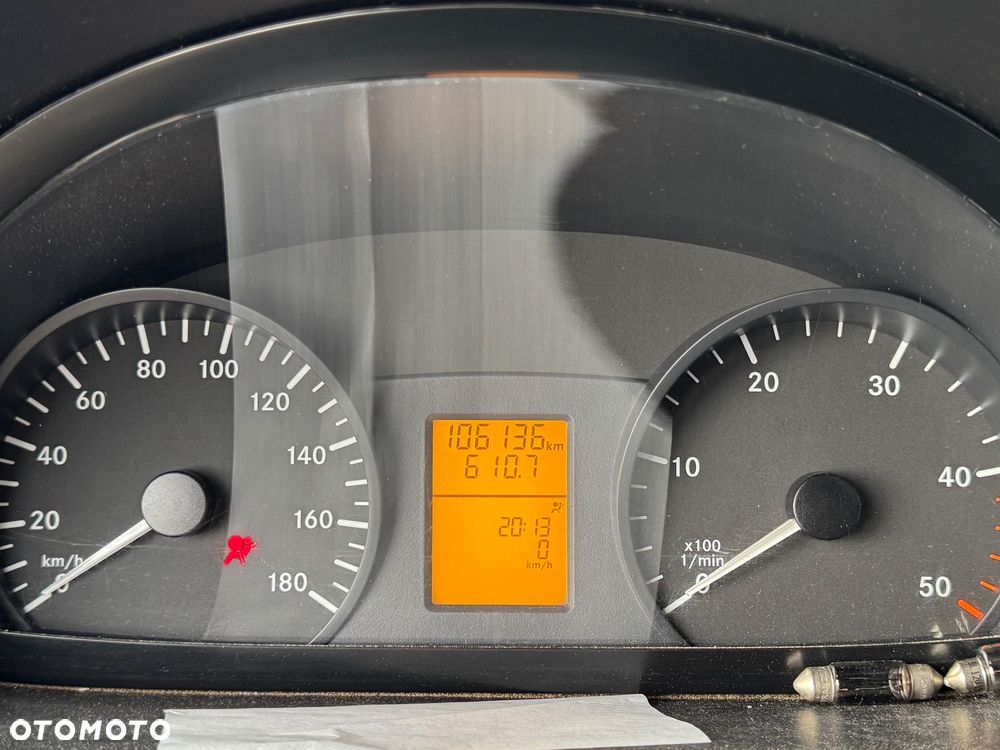 Mercedes-Benz Sprinter - 10