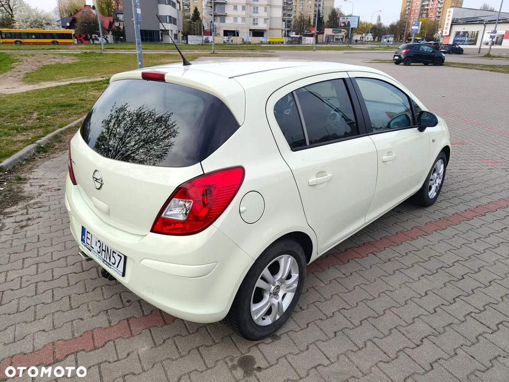 Opel Corsa 1.4 16V Enjoy - 6
